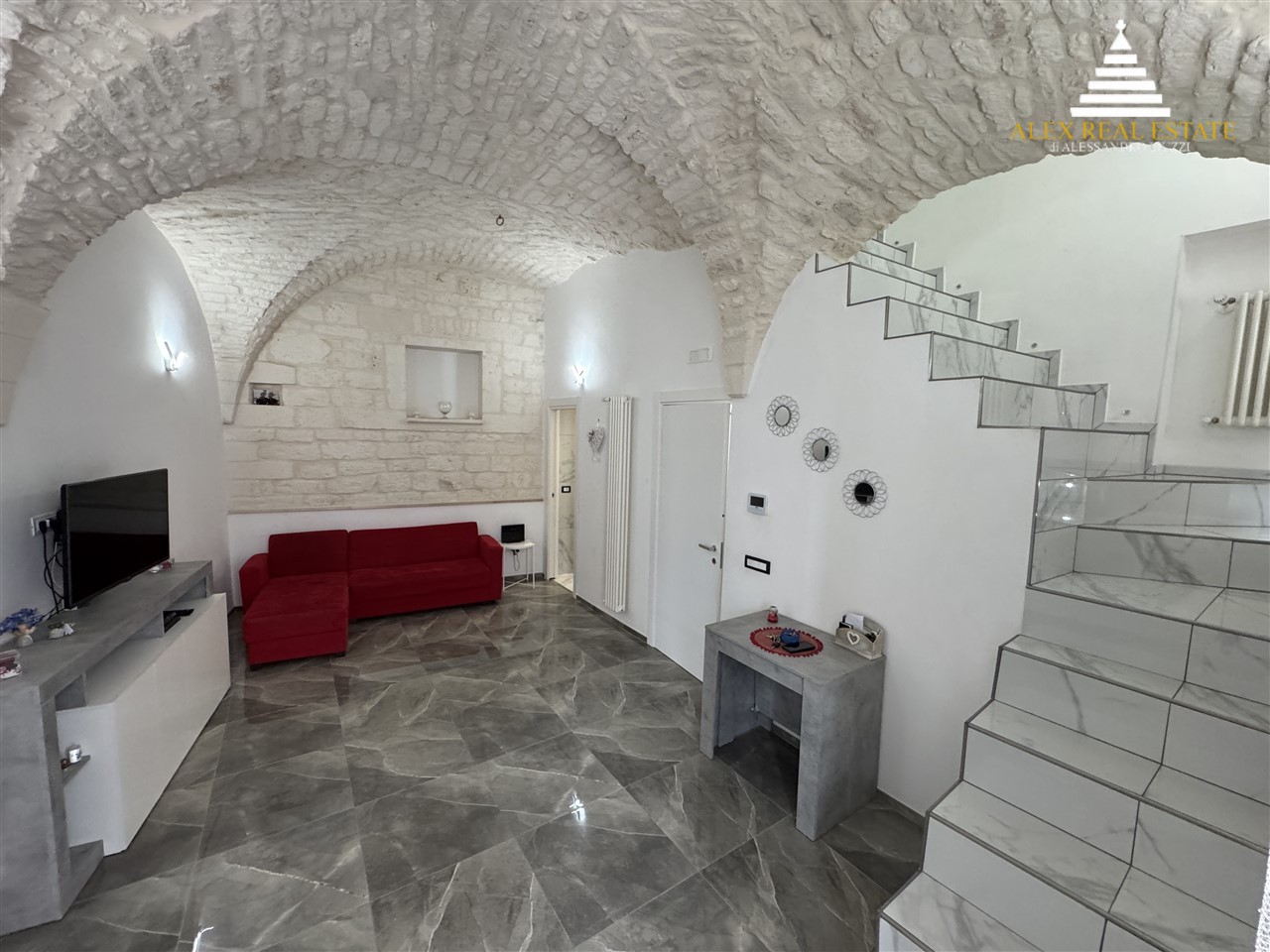 Martina Franca – Casa indipendente recentemente ristrutturata con 2 camere da letto e terrazzo esclusivo
